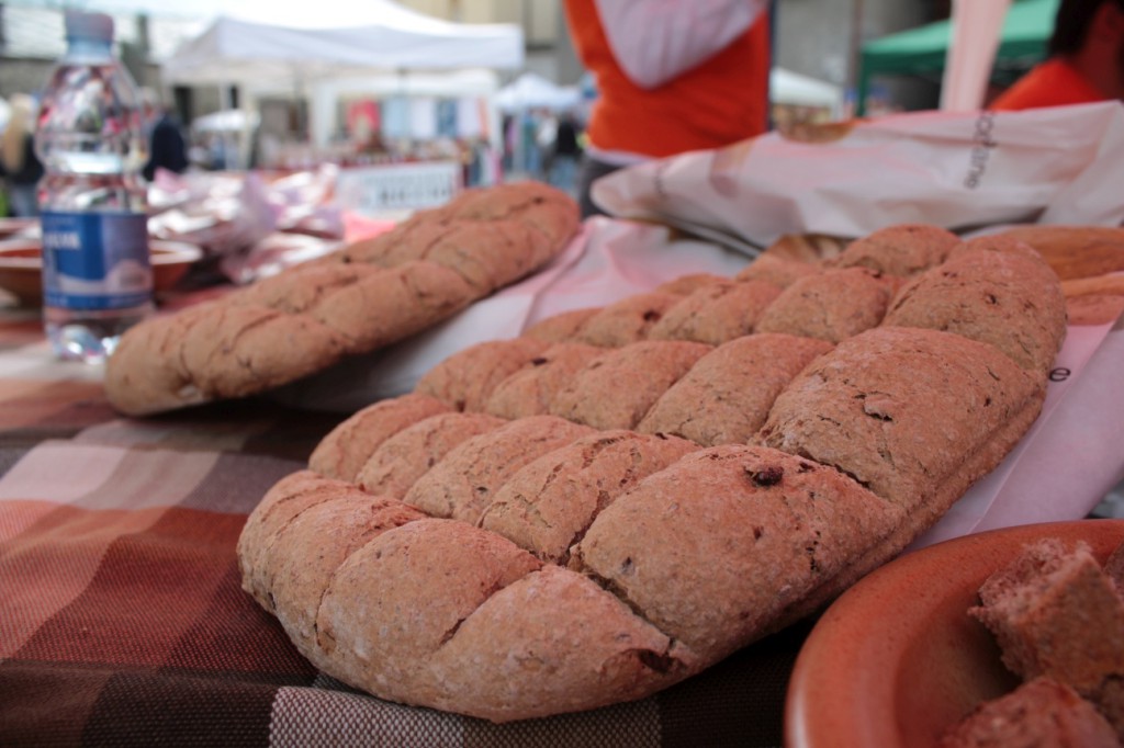 Słony chleb "Piata" z dodatkiem czosnku i kminku