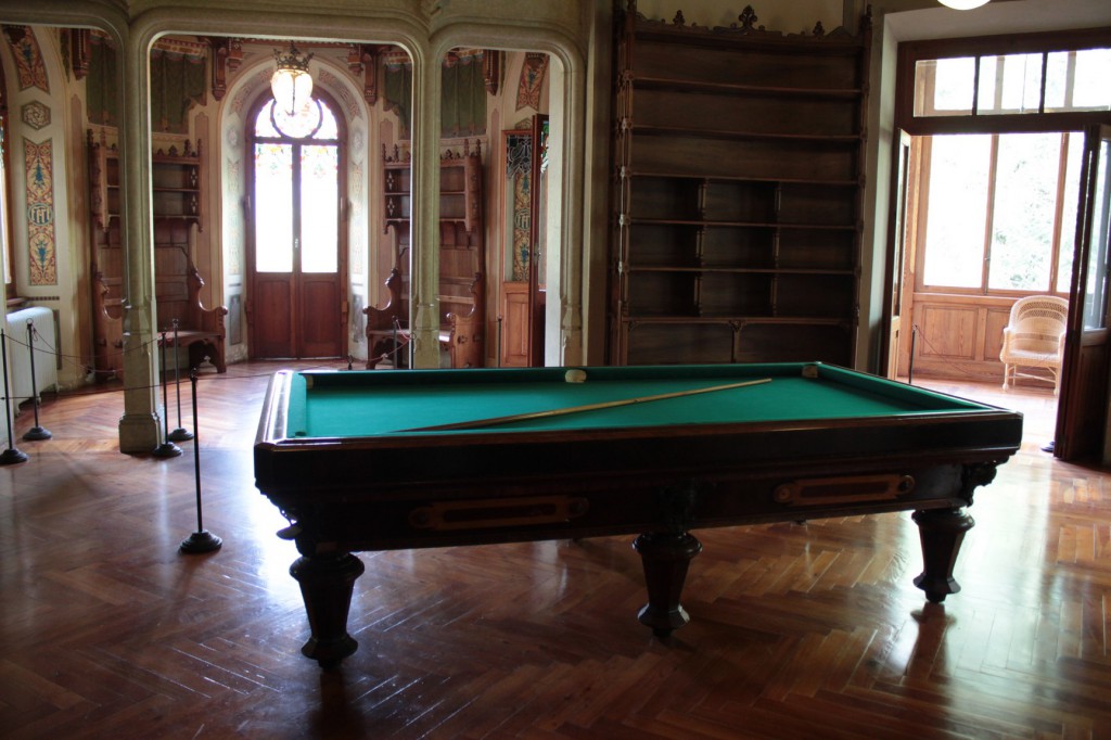 Na zdjęciu sala gier zamku Savoia, oryginalna z początku XX wieku.