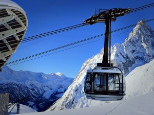 Nowa kolejka Skyway Monte Bianco. Jedna z największych atrakcji turystycznych w Valle d'Aosta. 